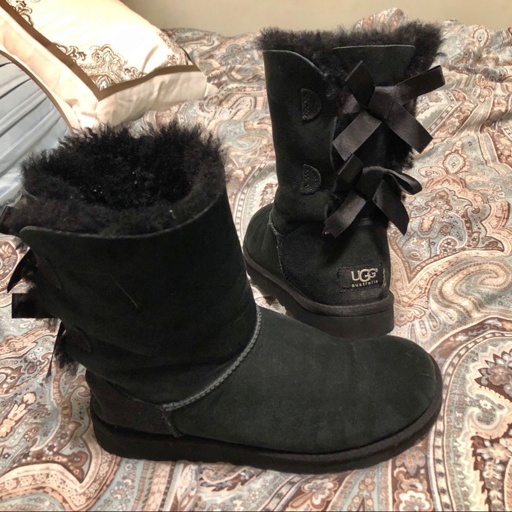 UGG Baileys with custom ribbon 🎀 bows 7M